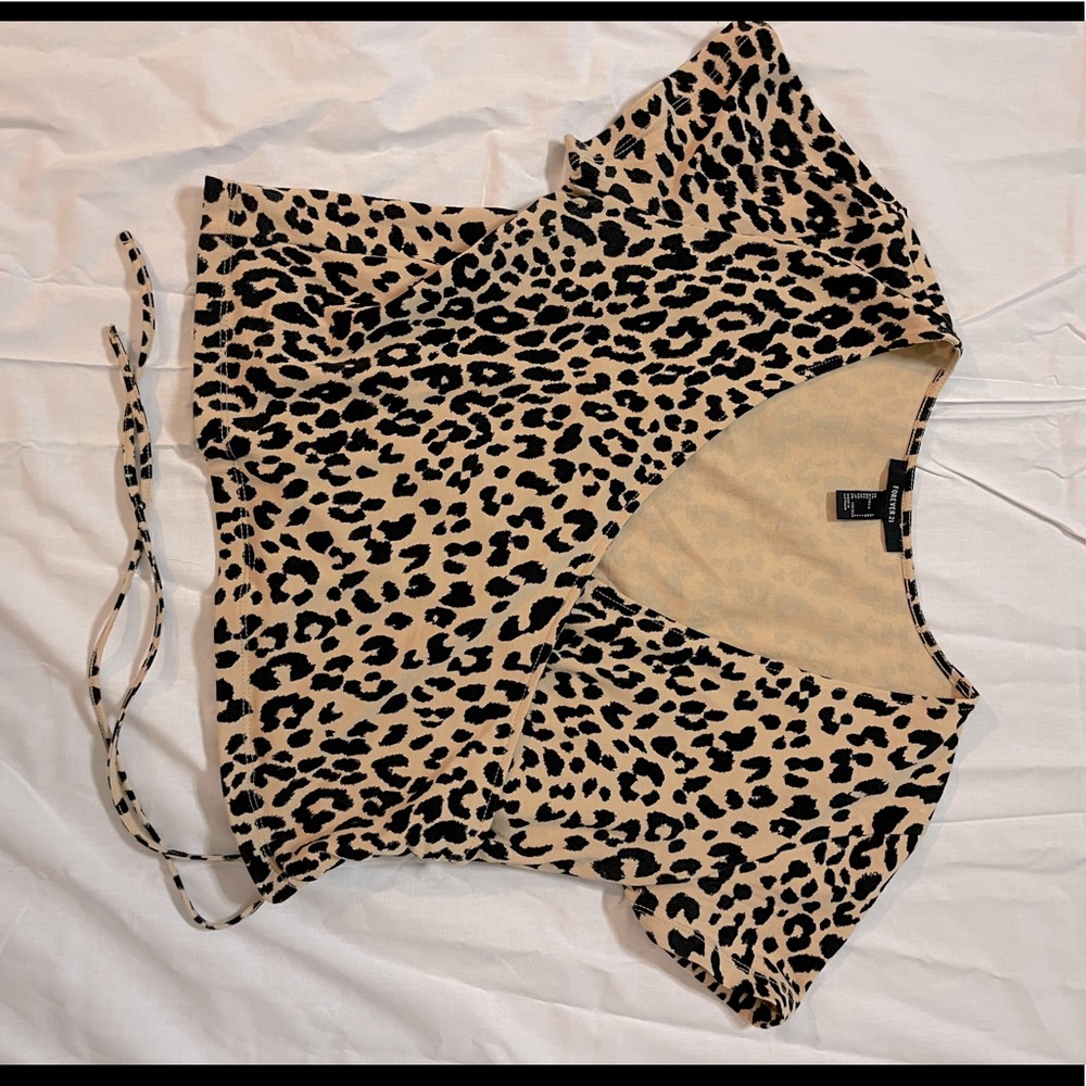 Womens cropped tshirt